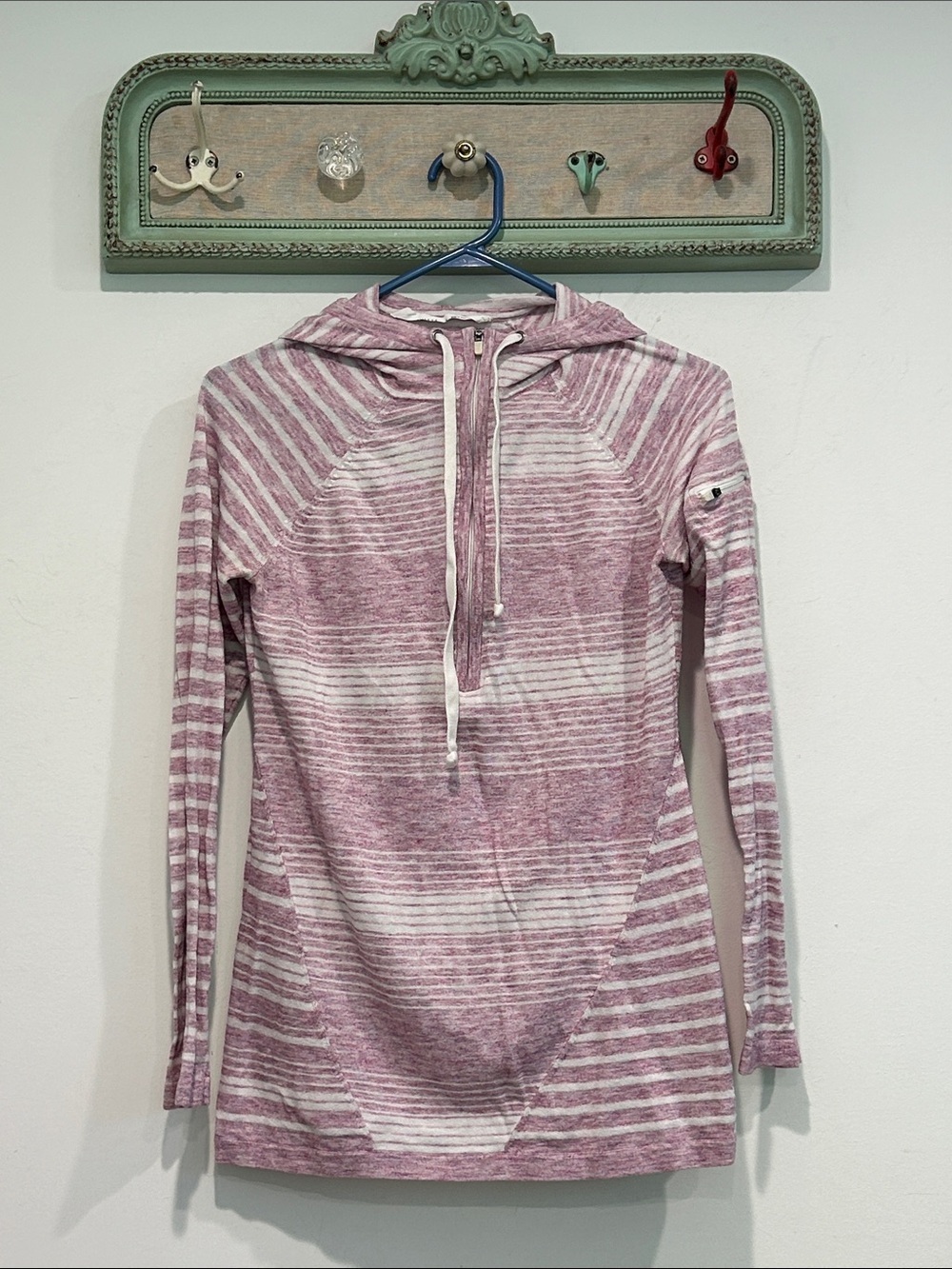 Athleta Striped Hoodie Pullover in Light Mauve and White half zip small women’s